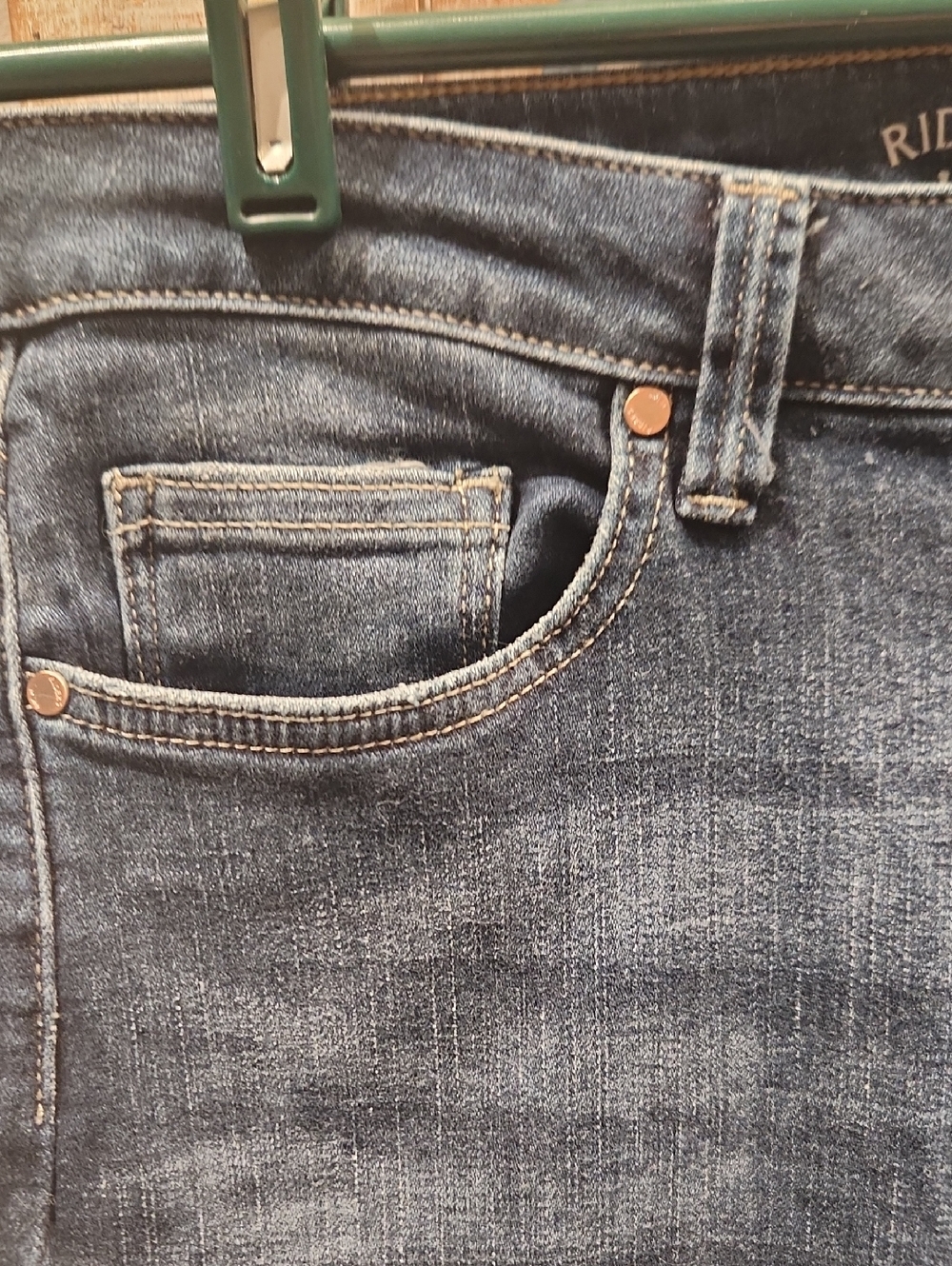 NWT LEE Indigo Riders Distressed Capris Denim Jeans w/Copper Button Sz 12 Avg - Picture 3 of 10